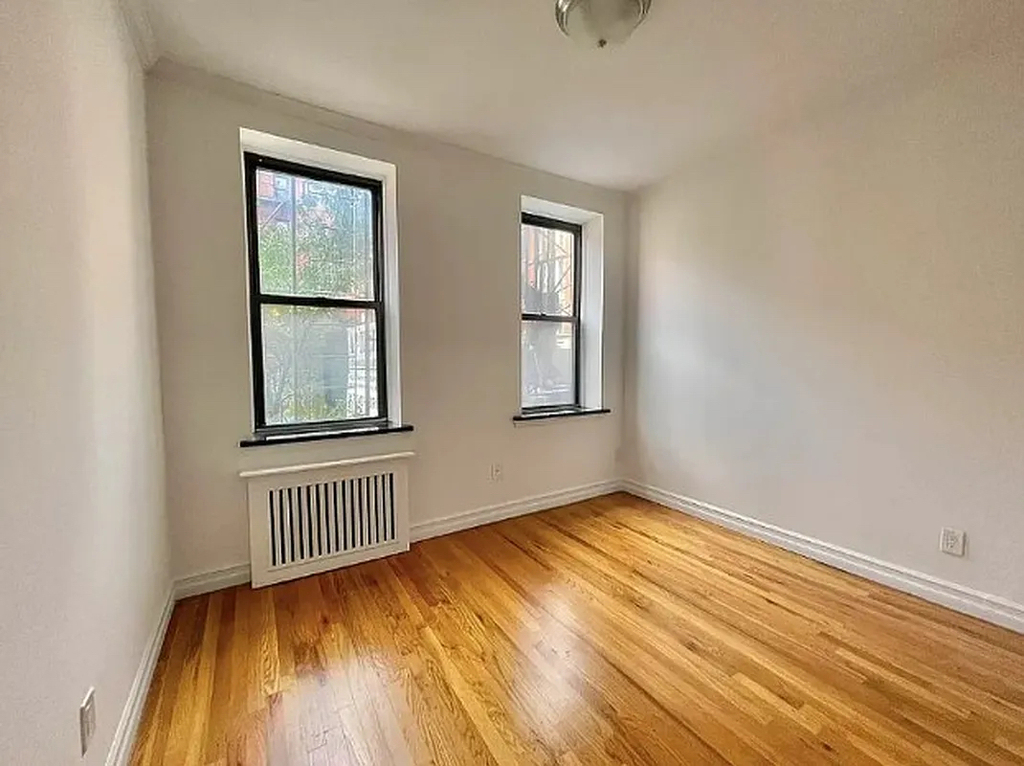 1640 York Avenue - Photo 5