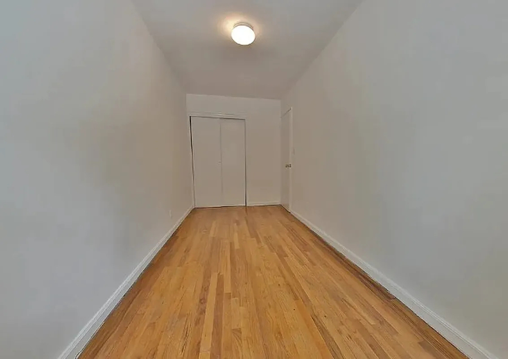 1640 York Avenue - Photo 2