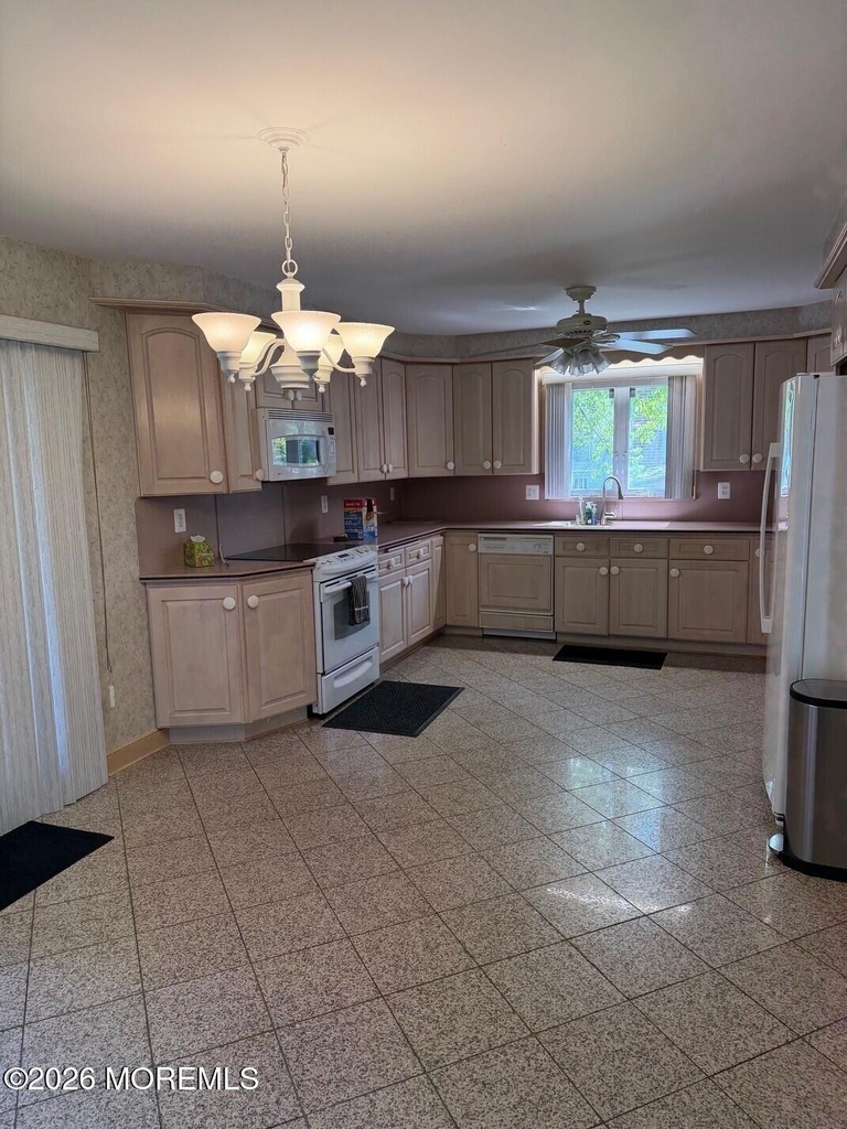 320 Boulevard - Photo 1