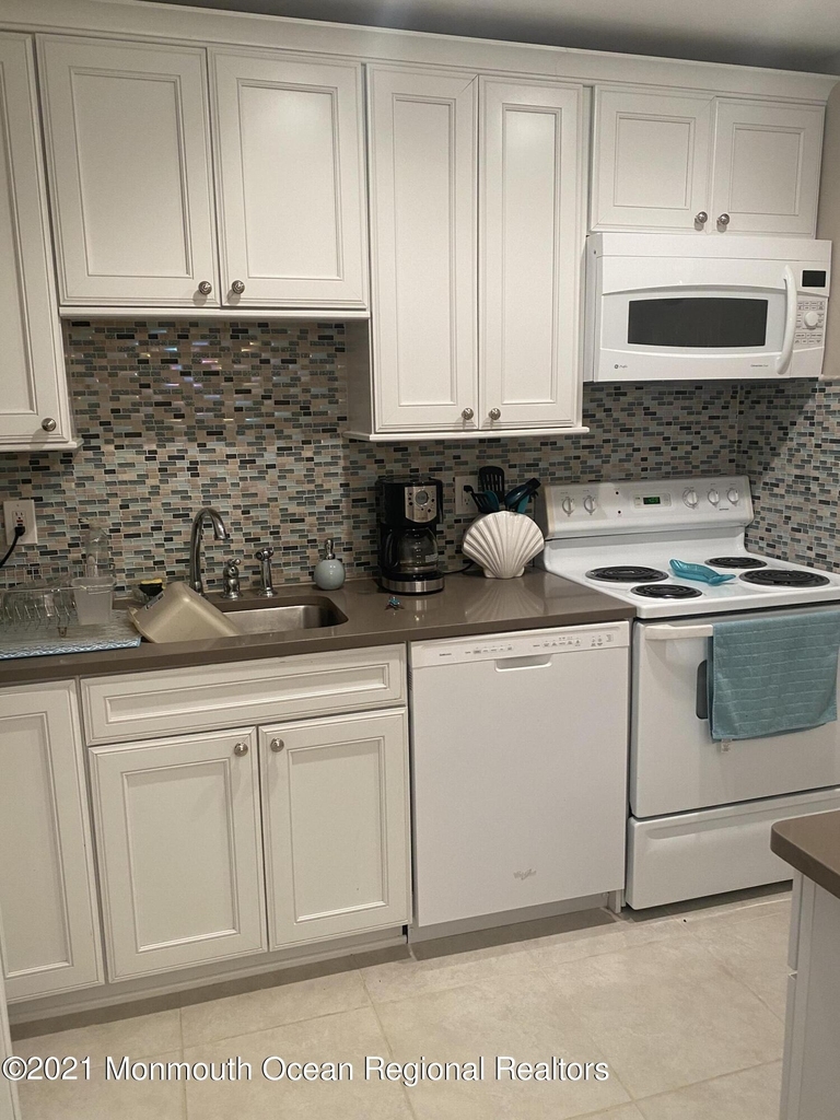 1382 Ocean Avenue - Photo 4