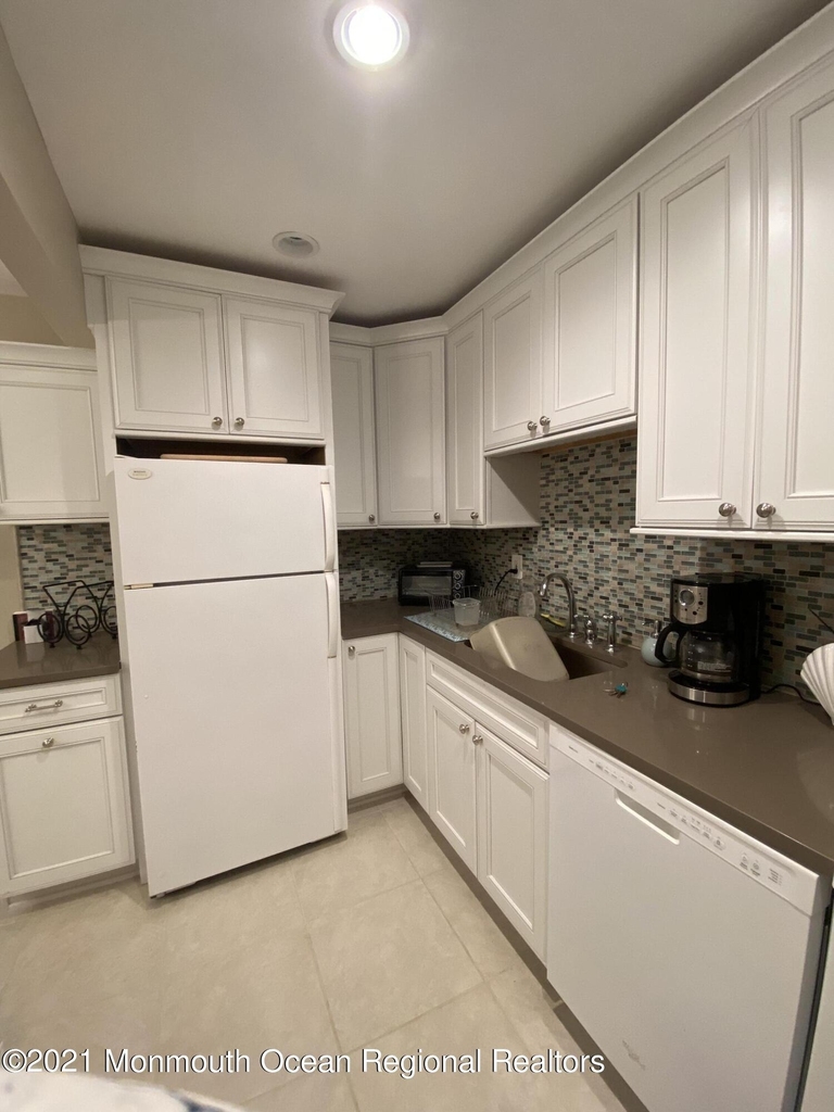 1382 Ocean Avenue - Photo 3