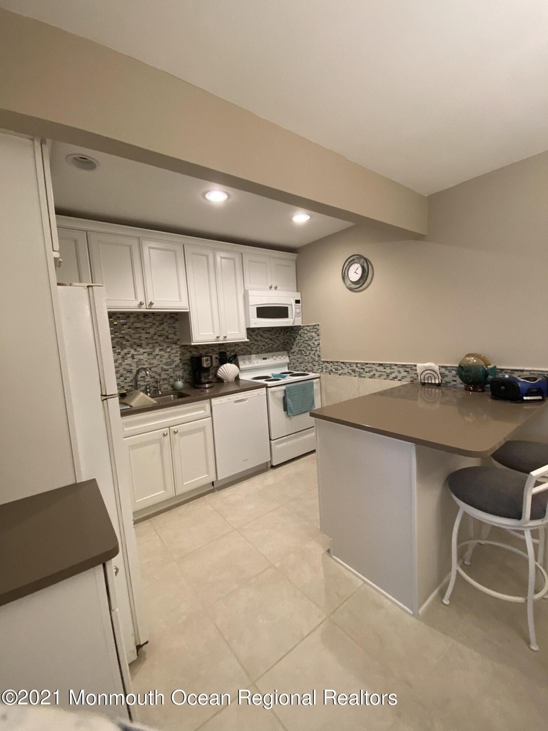 1382 Ocean Avenue - Photo 2