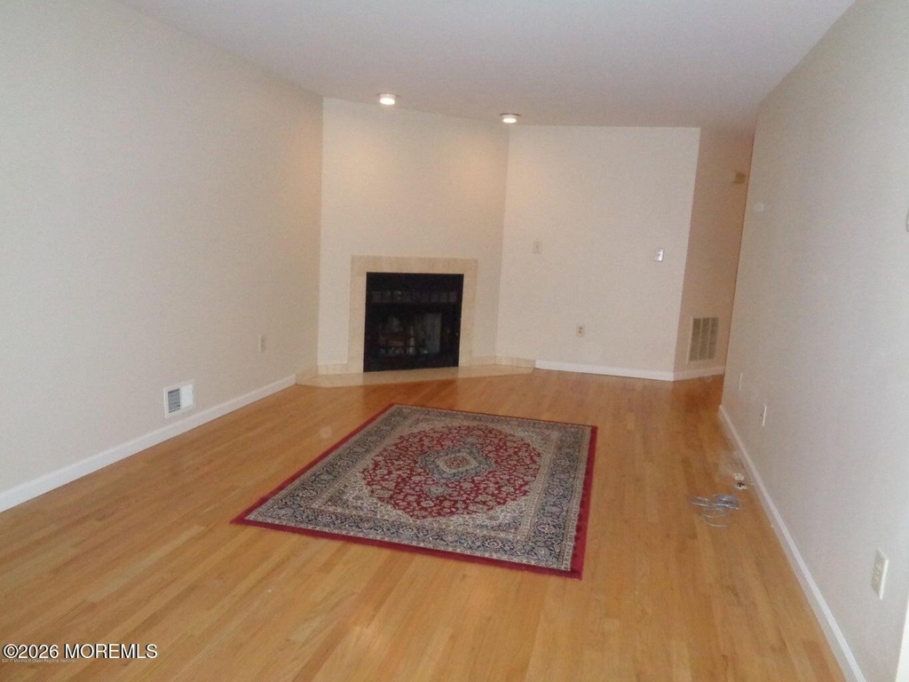 8 Eastborne Drive - Photo 3