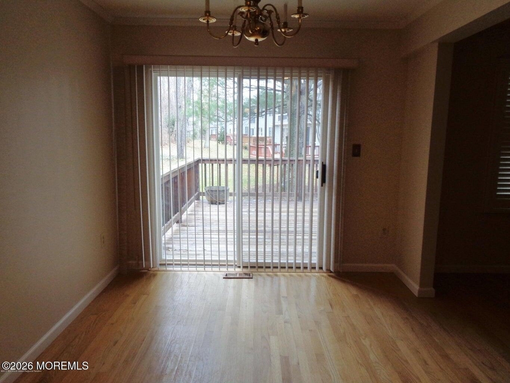 8 Eastborne Drive - Photo 4