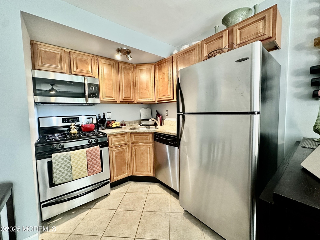 307 4th Avenue - Photo 3