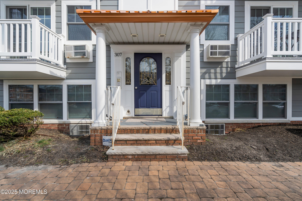 307 4th Avenue - Photo 1