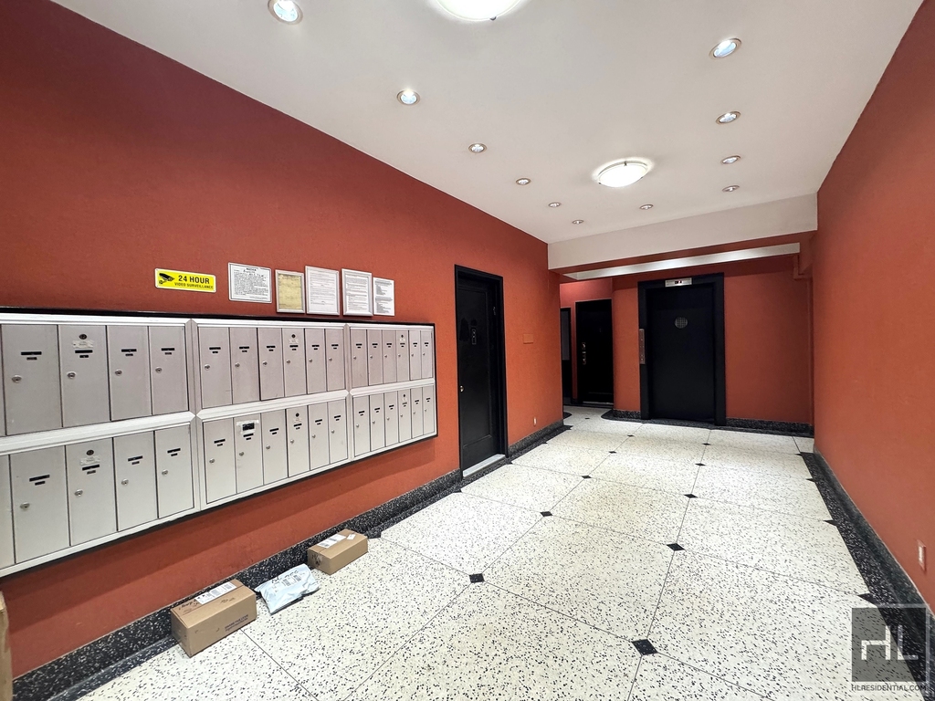 East 74 Street - Photo 4