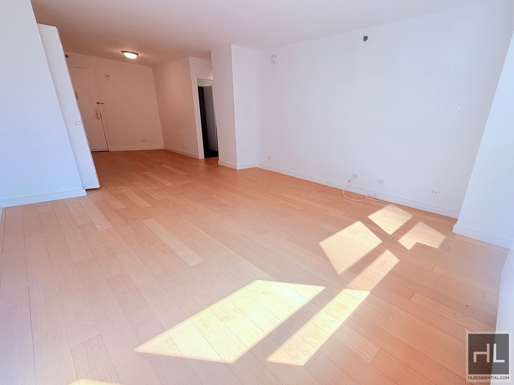 East 39th Street - Photo 9