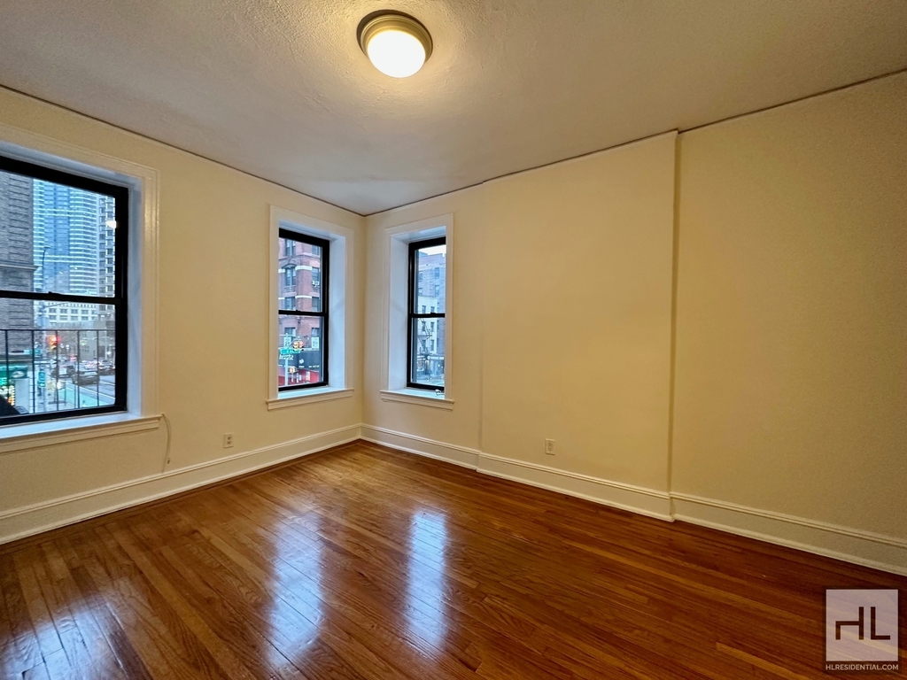 East 38th Street - Photo 16