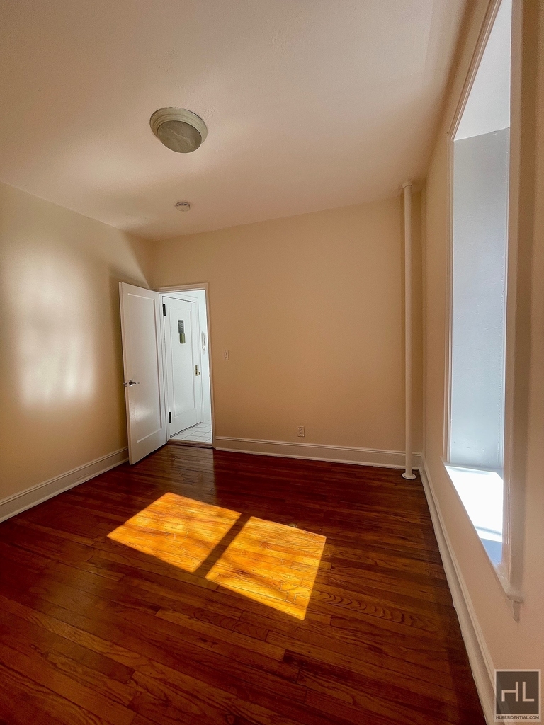 East 38th Street - Photo 10