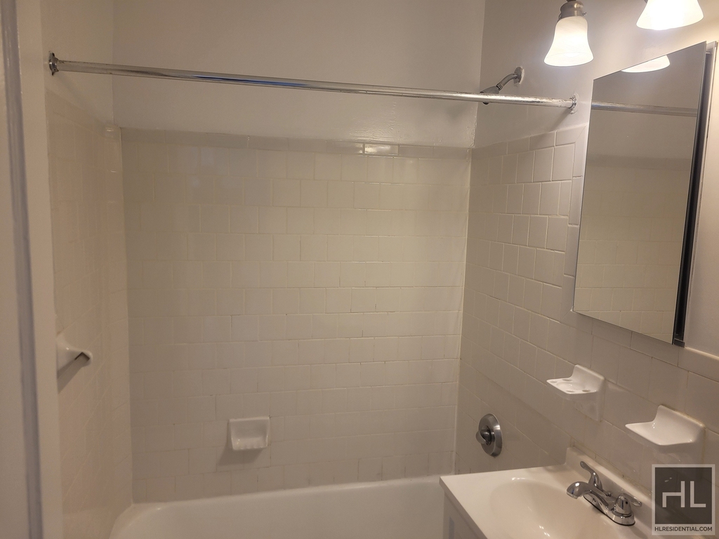 East 38th Street - Photo 14
