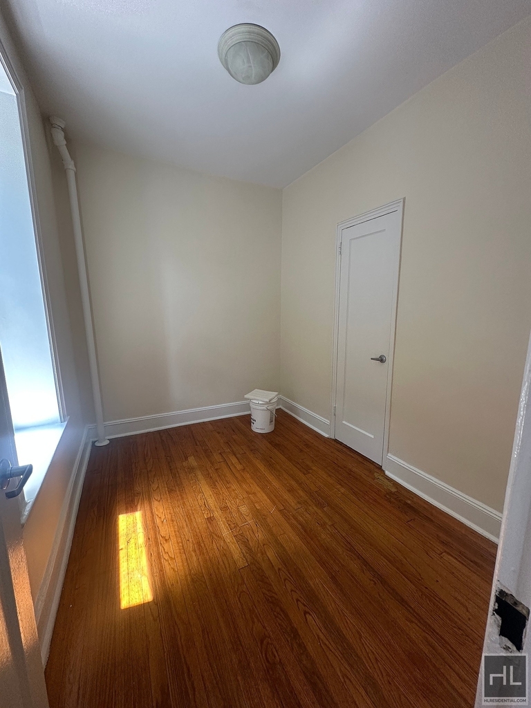 East 38th Street - Photo 6