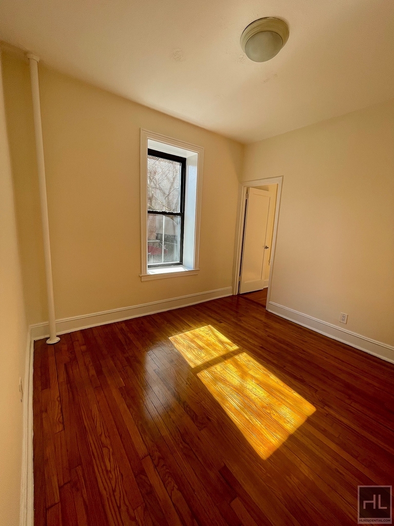 East 38th Street - Photo 11