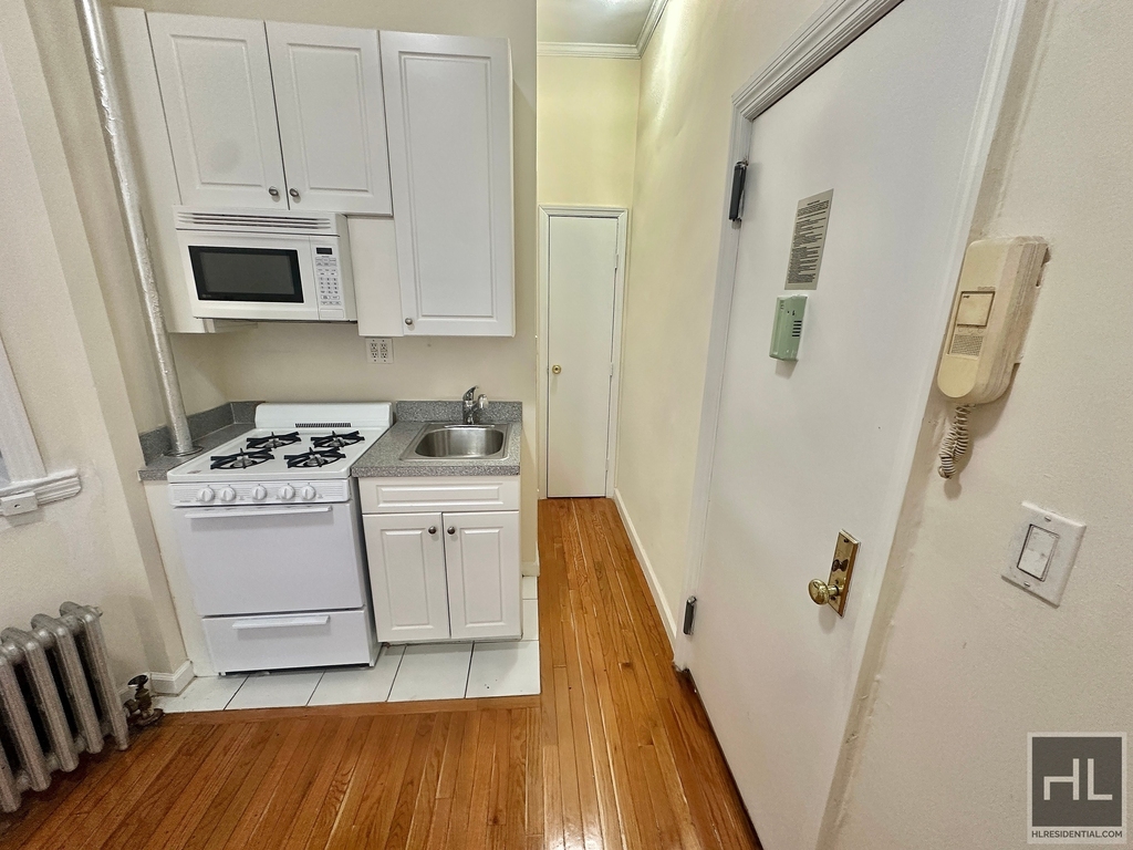 East 38 Street - Photo 0