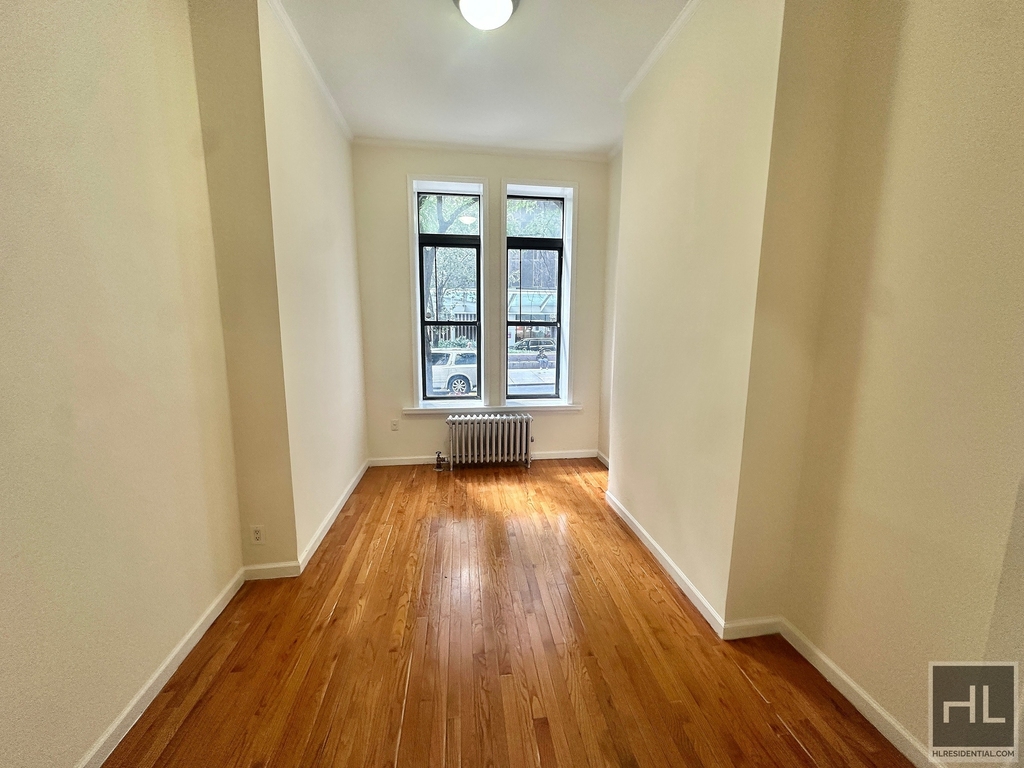 East 38 Street - Photo 1