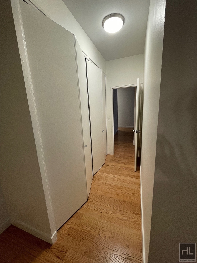 East 49 Street - Photo 6