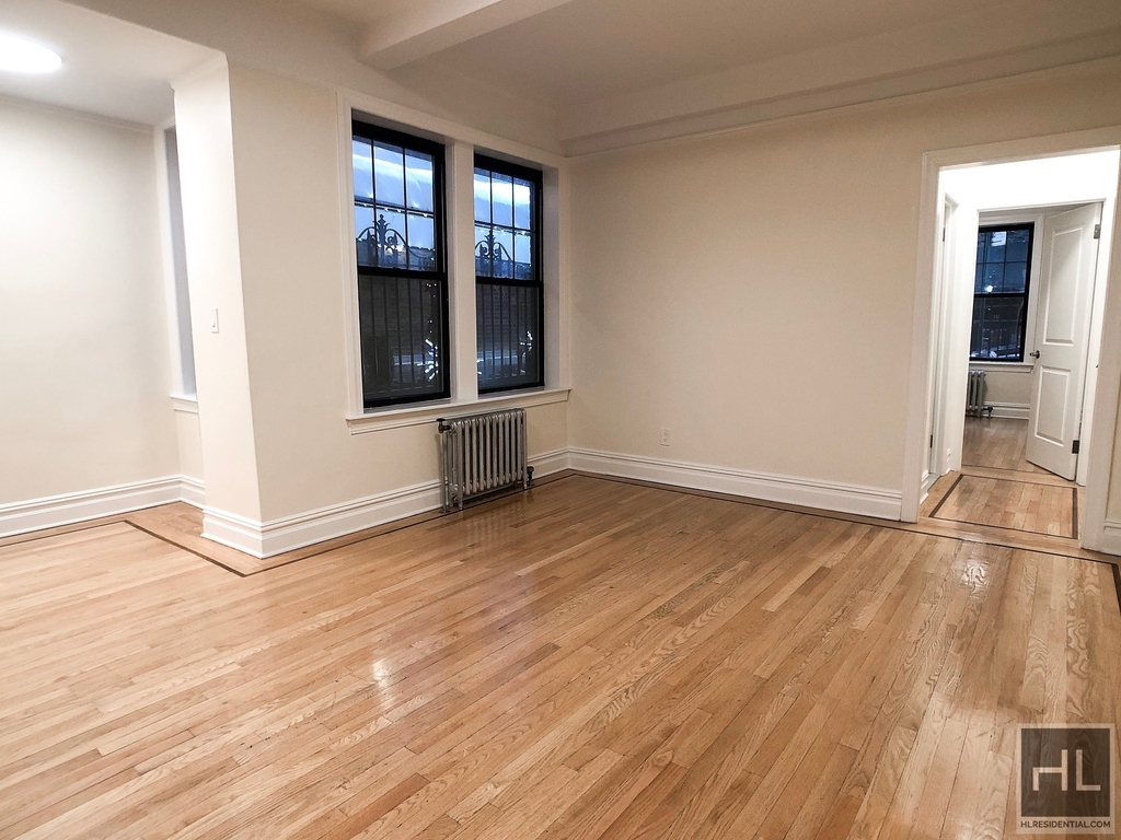 East 92 Street - Photo 1