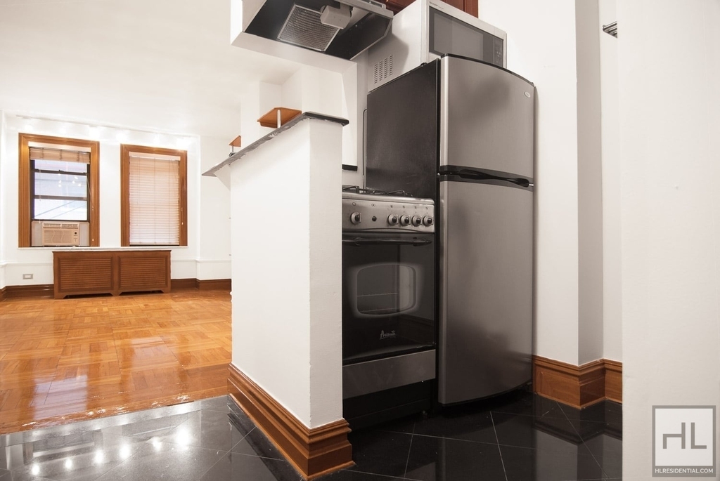 West 58th Street - Photo 5