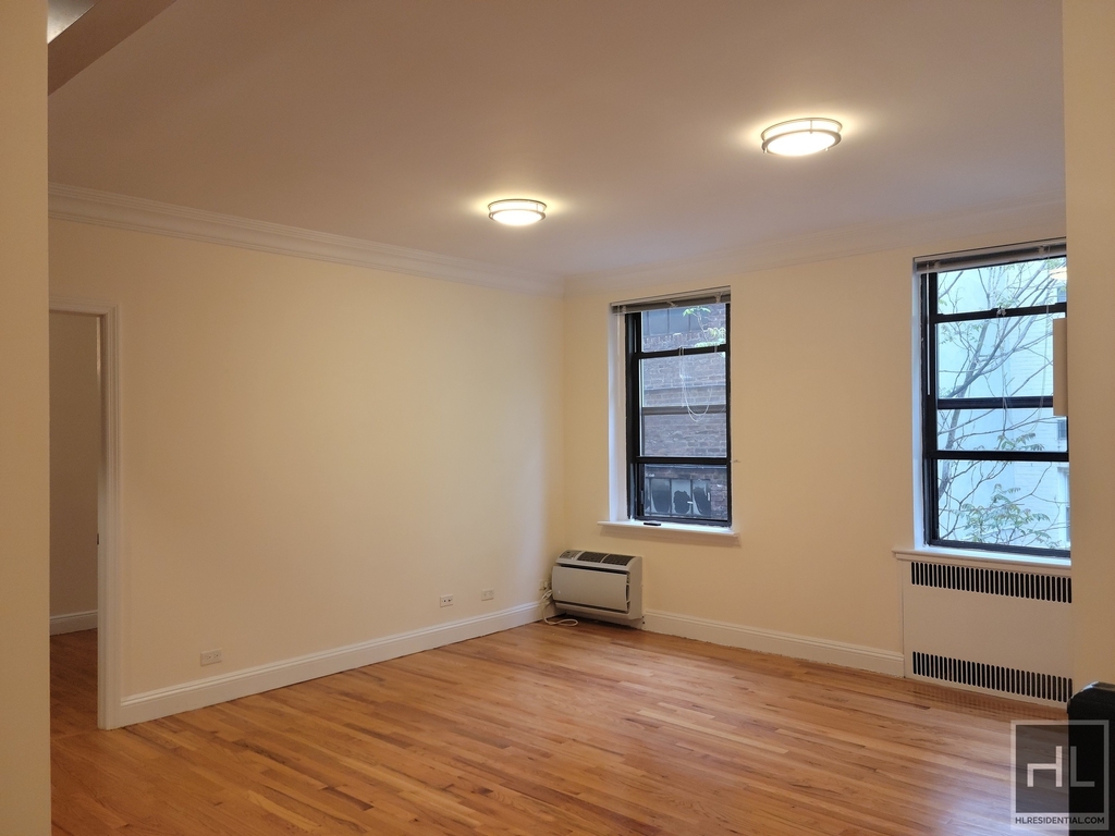 East 78 Street - Photo 0