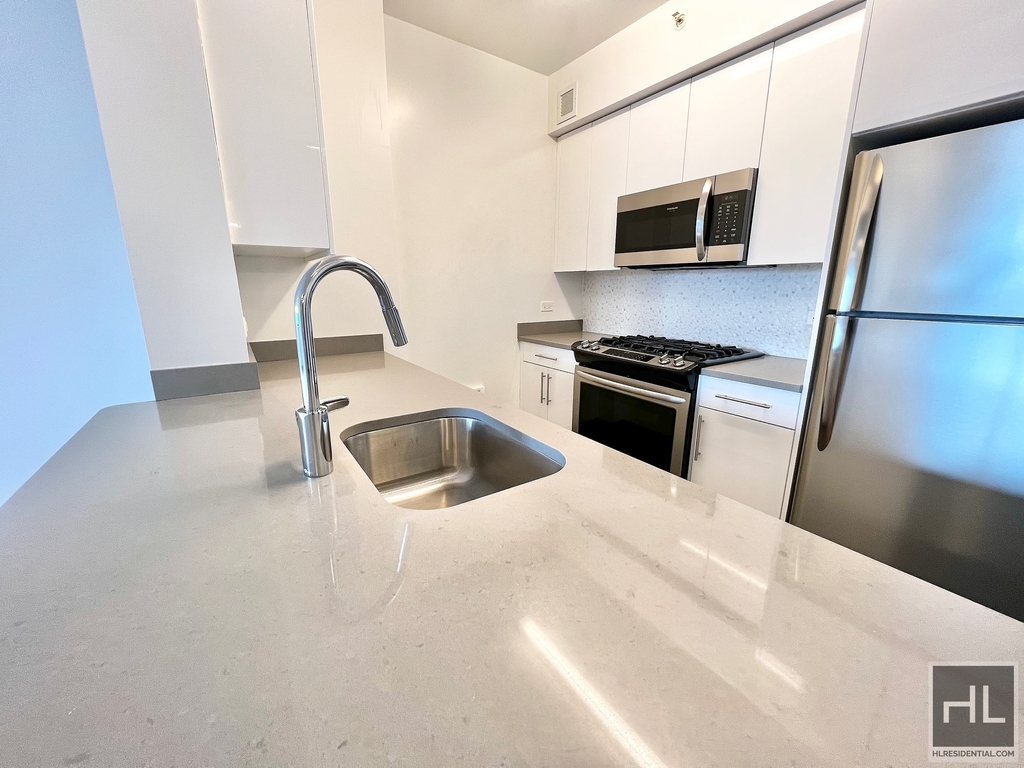 West 57th Street - Photo 1