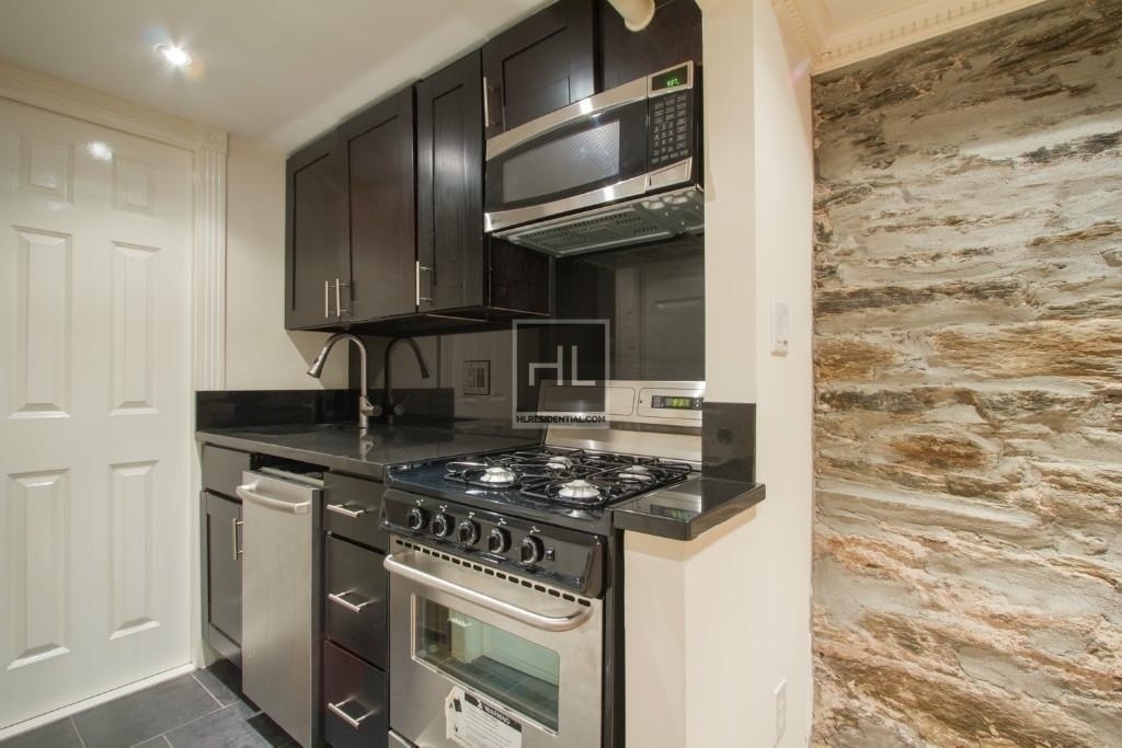 West 53rd Street - Photo 2