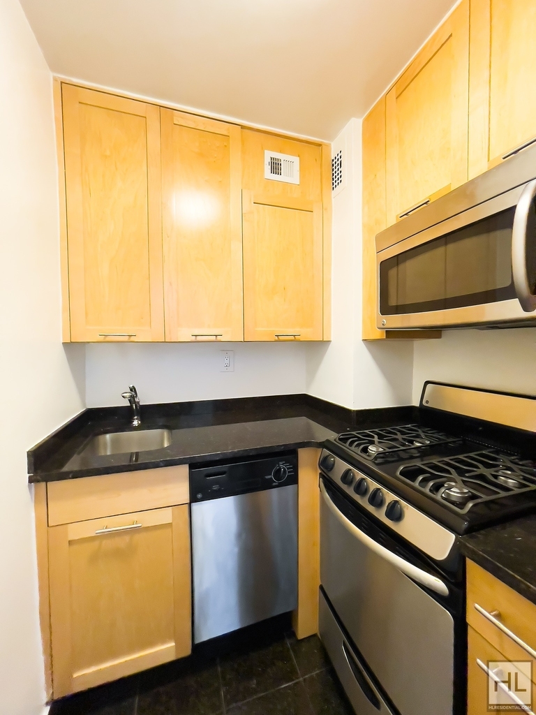 East 36 Street - Photo 1