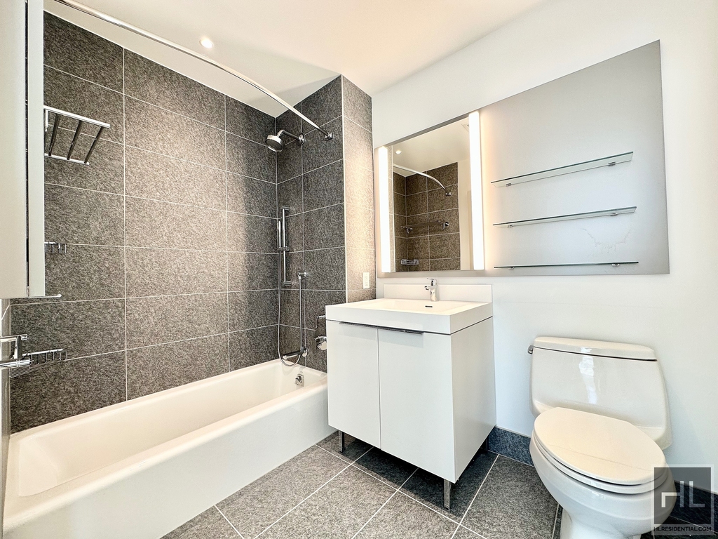 West 38th Street - Photo 4