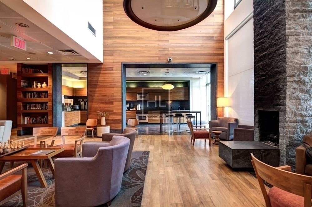 West 47th Street - Photo 4