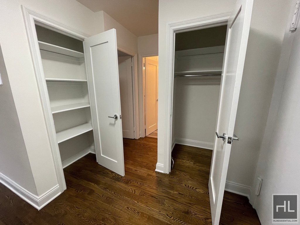 East 89th Street - Photo 10