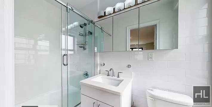 East 89th Street - Photo 5
