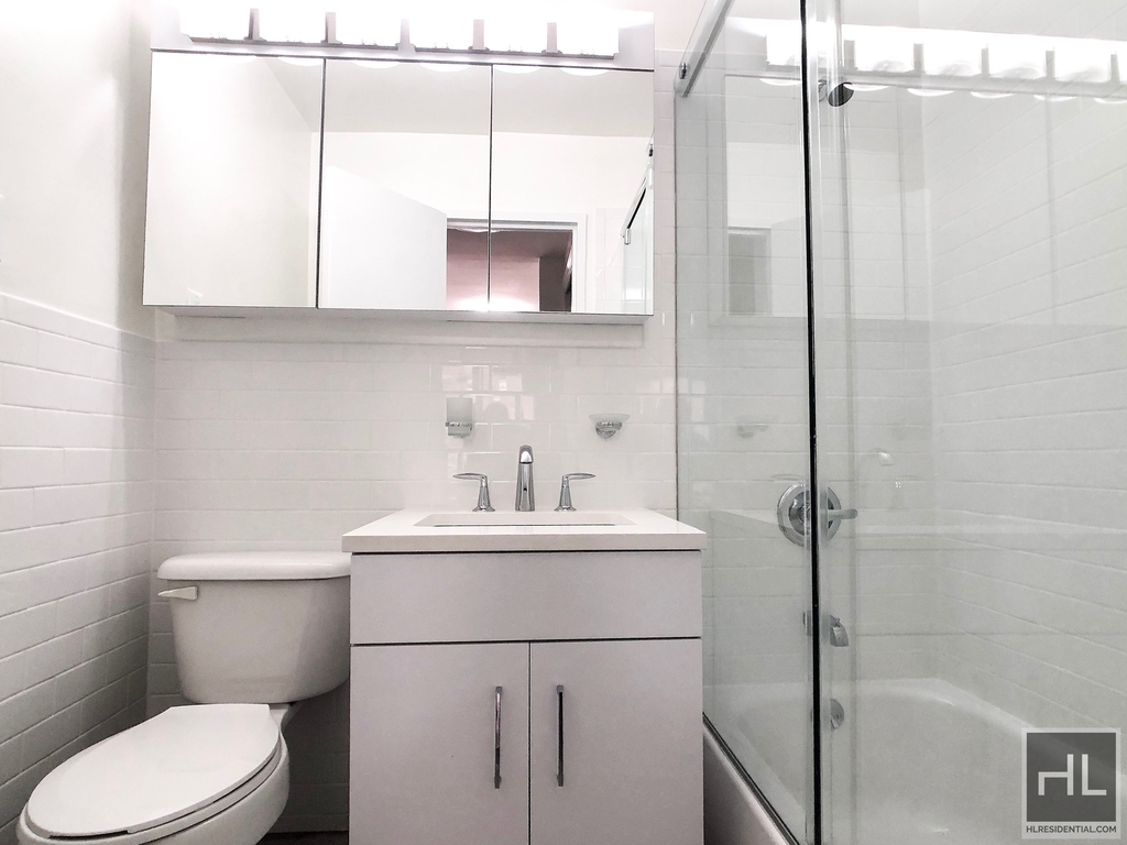 East 56 Street - Photo 6