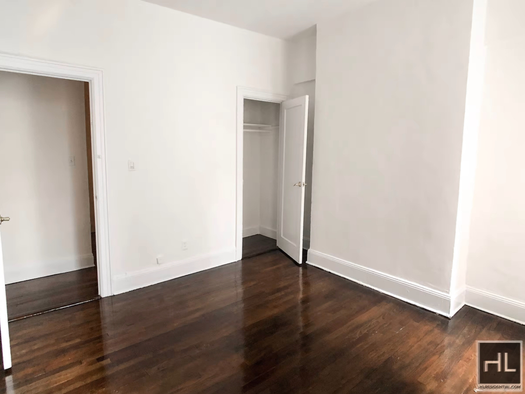 3 Avenue - Photo 3