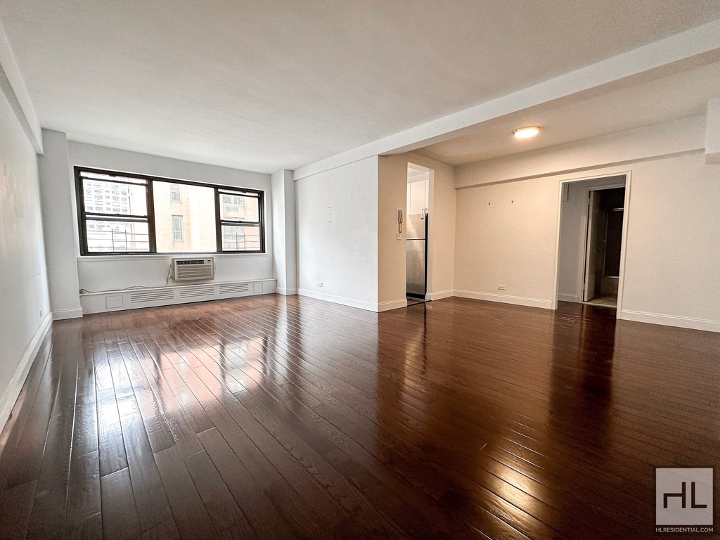 East 69 Street - Photo 0