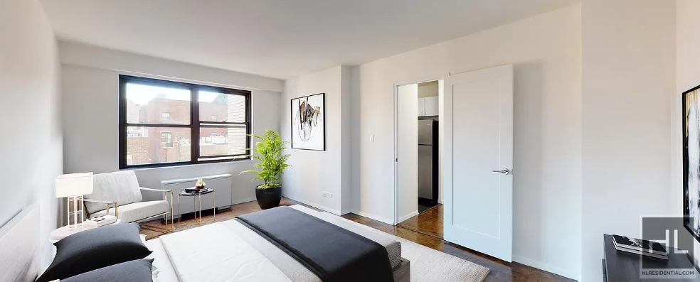 E 16 St - Photo 2