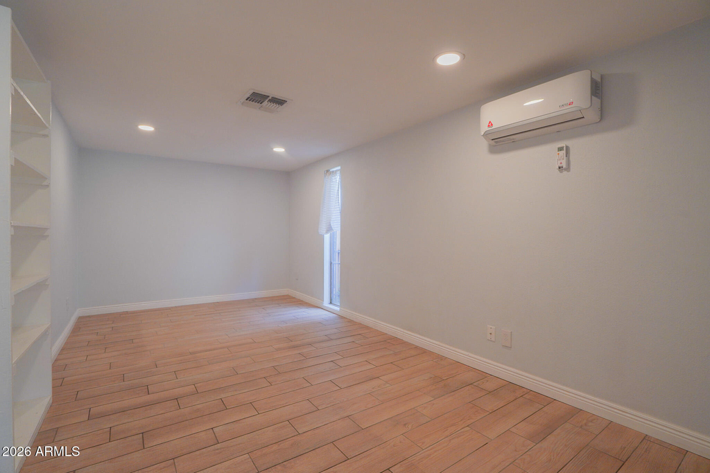 506 W 11th Street - Photo 16