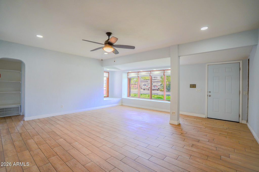 506 W 11th Street - Photo 3