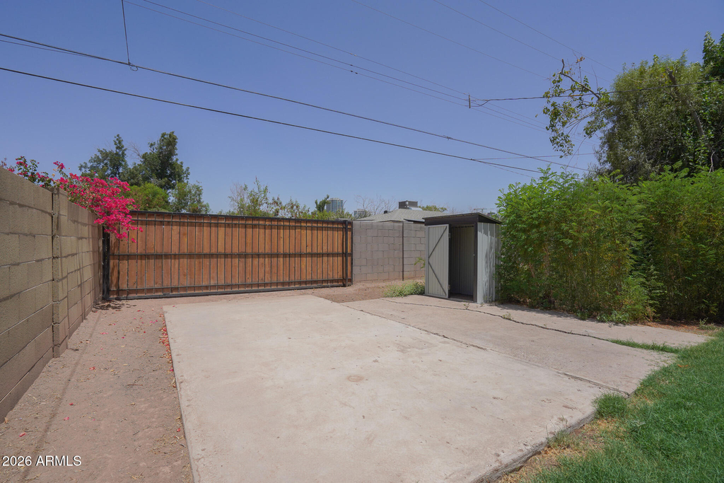 506 W 11th Street - Photo 26