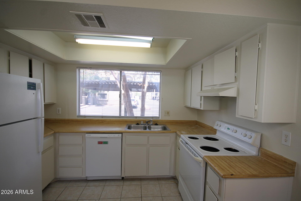 10815 N 15th Lane - Photo 1