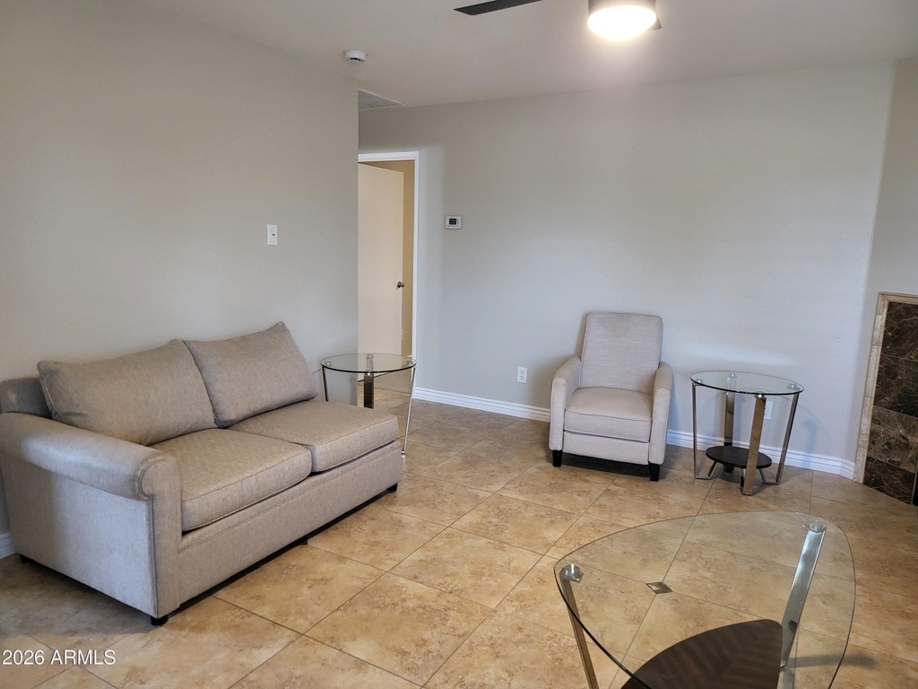 20420 N 6th Drive - Photo 4
