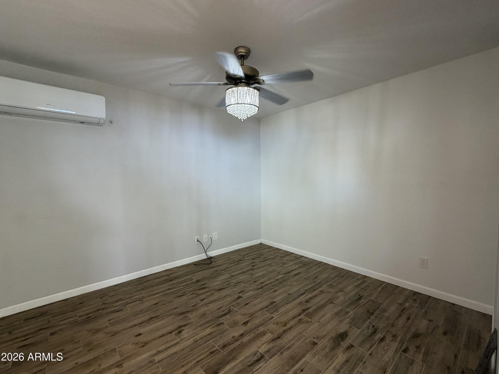 2514 E Fairmount Avenue - Photo 11