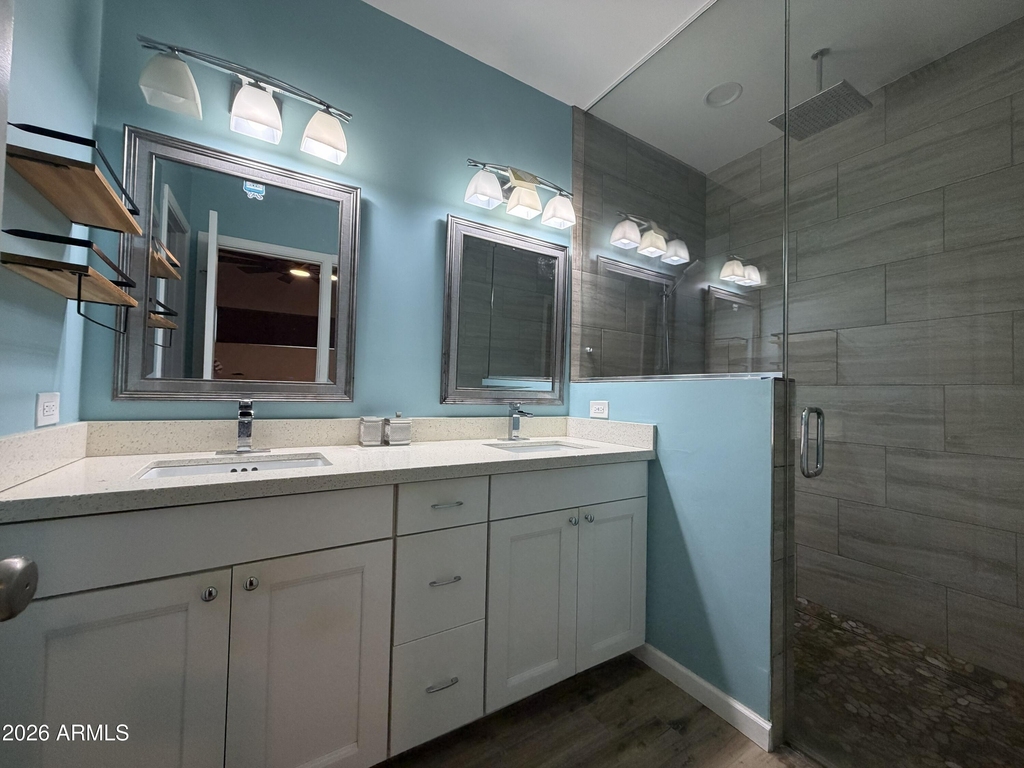 2514 E Fairmount Avenue - Photo 15