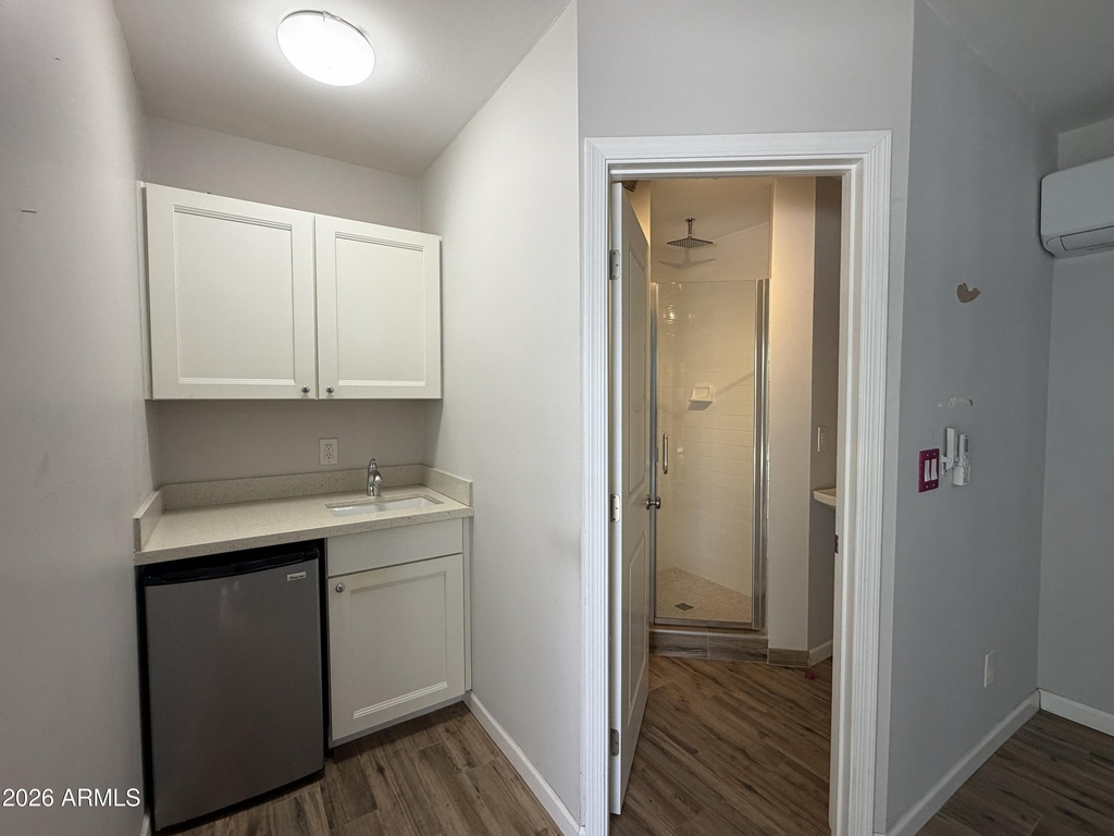 2514 E Fairmount Avenue - Photo 20