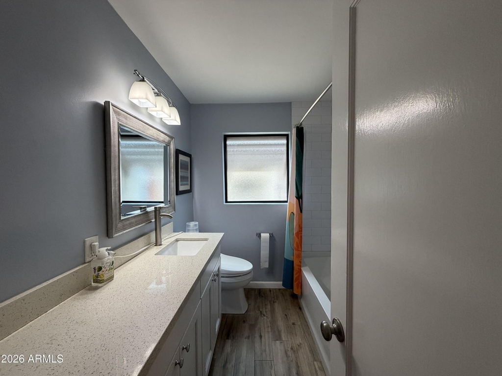 2514 E Fairmount Avenue - Photo 9