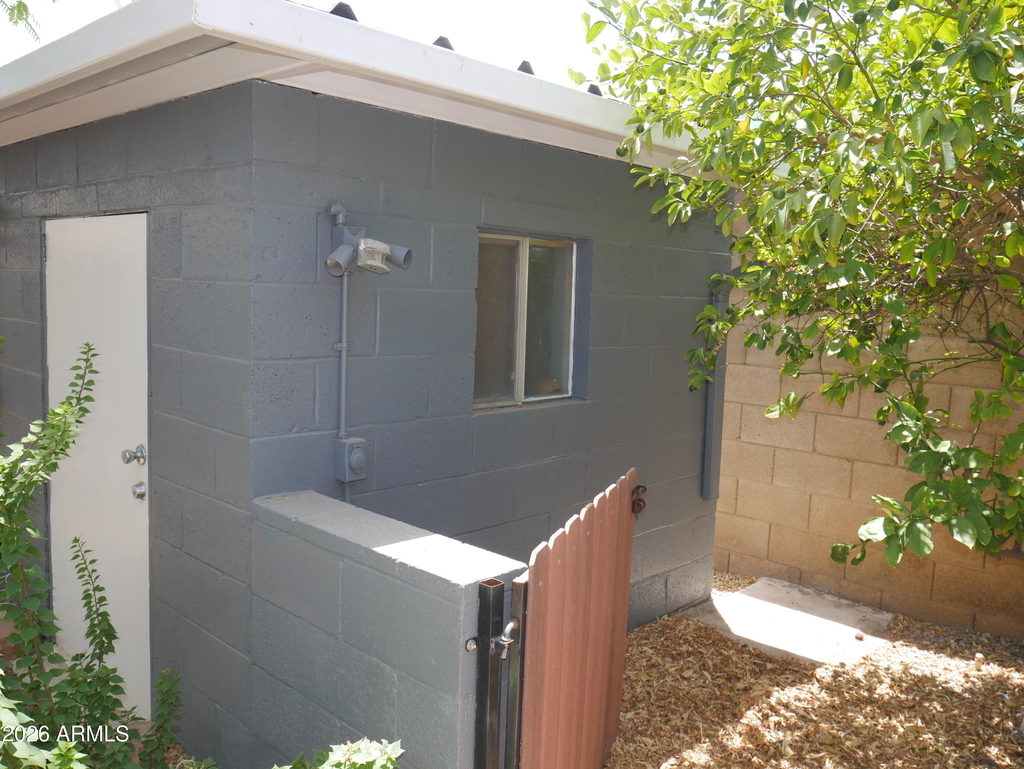 1201 W Loughlin Drive - Photo 18