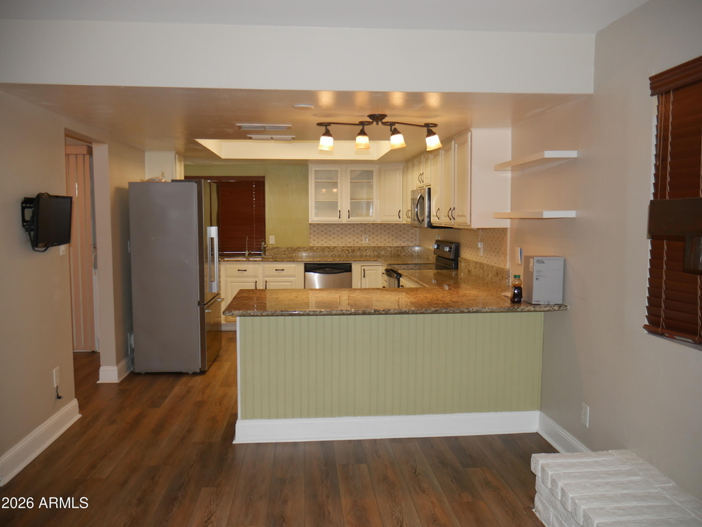 1201 W Loughlin Drive - Photo 4