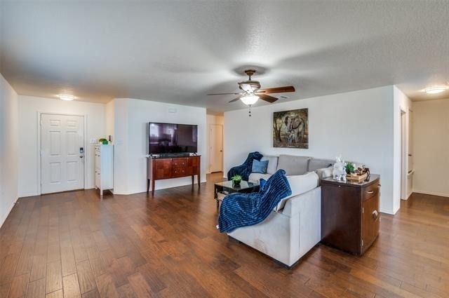 728 Falcon Road - Photo 5