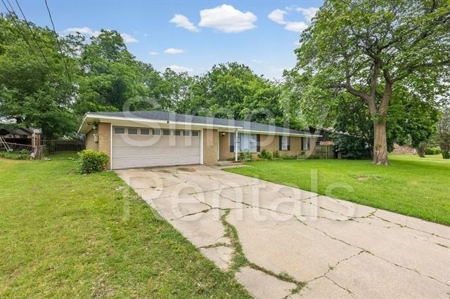 705 Plano Street - Photo 3
