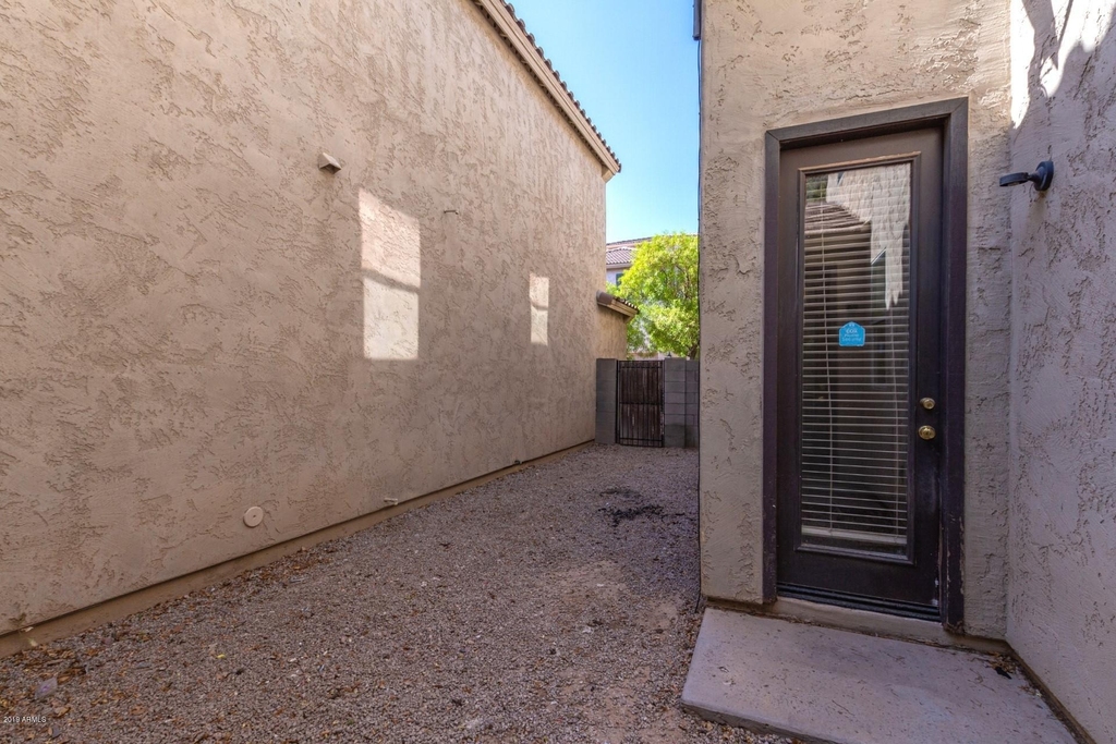 10018 W Winslow Avenue - Photo 19