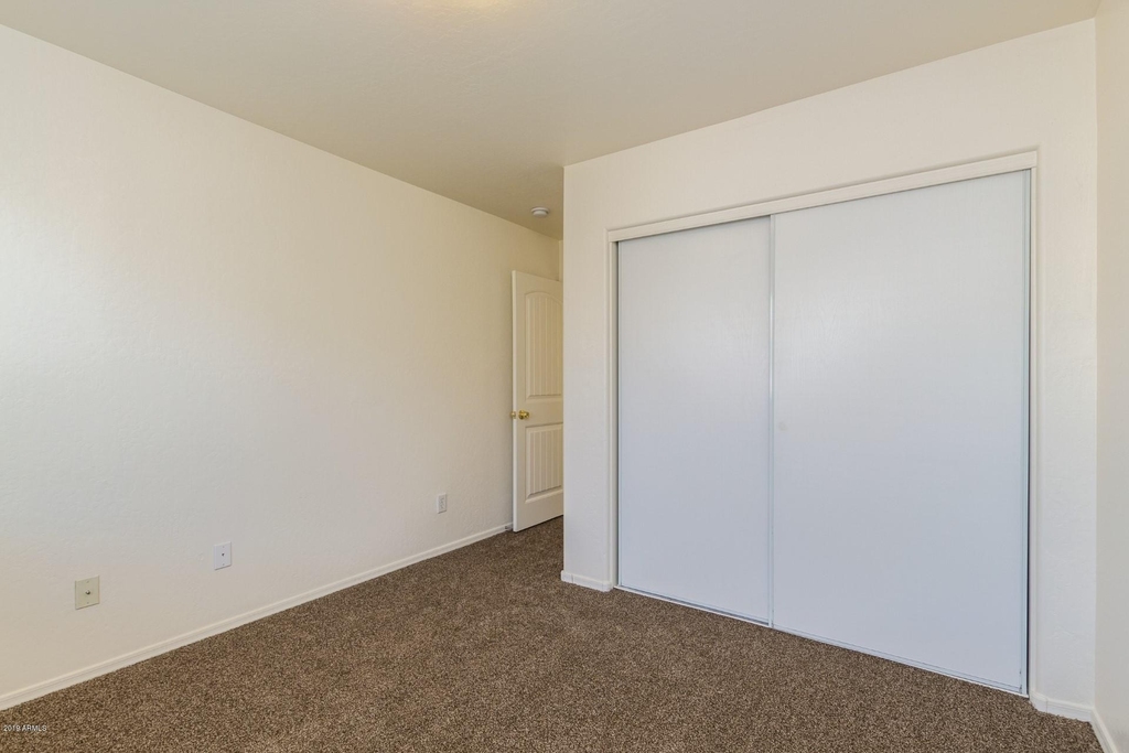 10018 W Winslow Avenue - Photo 13