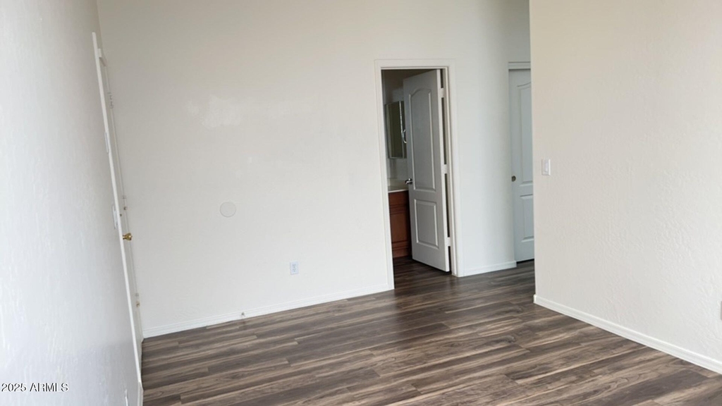 10018 W Winslow Avenue - Photo 5